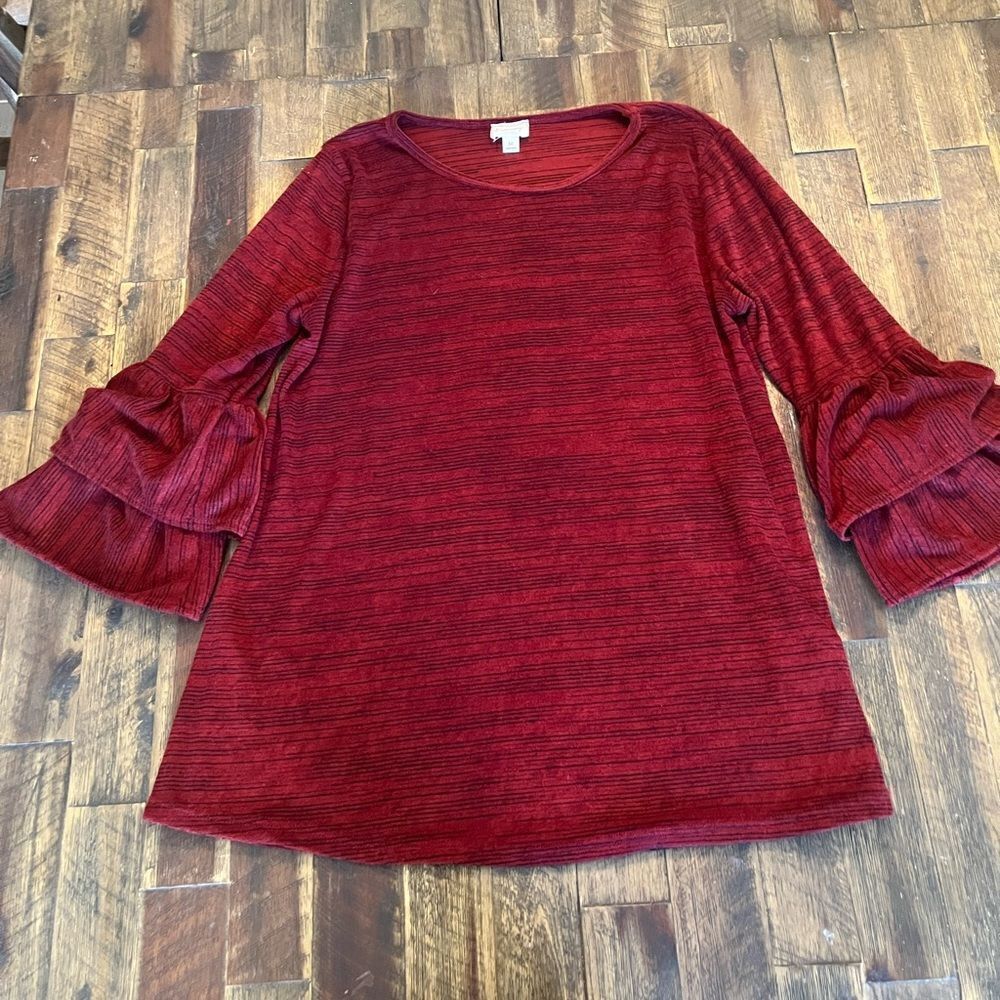 Emberly bell ruffle sleeve tunic size medium